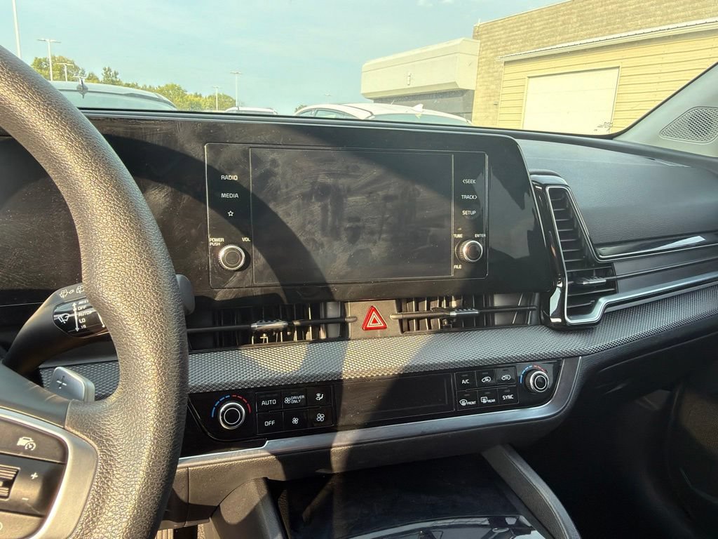 Used 2025 Kia Sportage LX AWD/4WD image 4