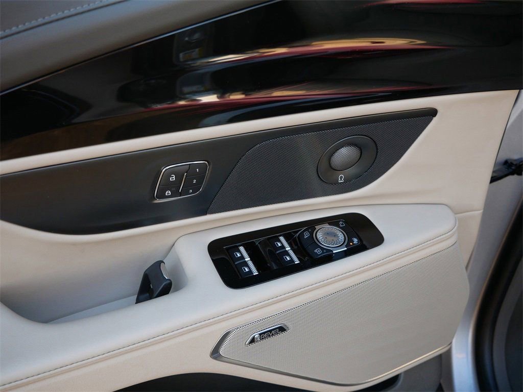 Used 2025 Lincoln Nautilus Reserve w/ Jet Appearance Package AWD/4WD image 16