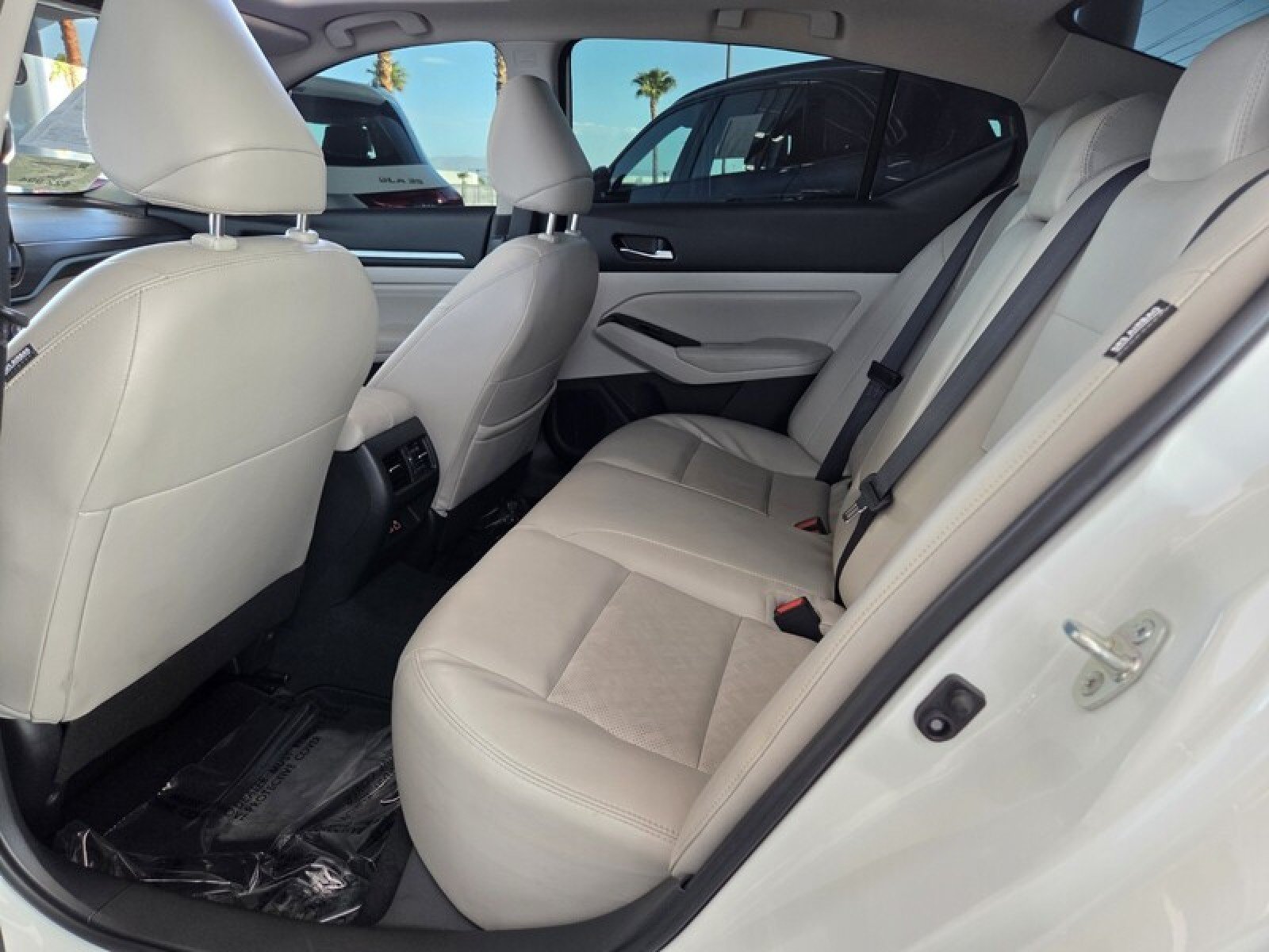 Used 2023 Nissan Altima 2.5 SL FWD image 14