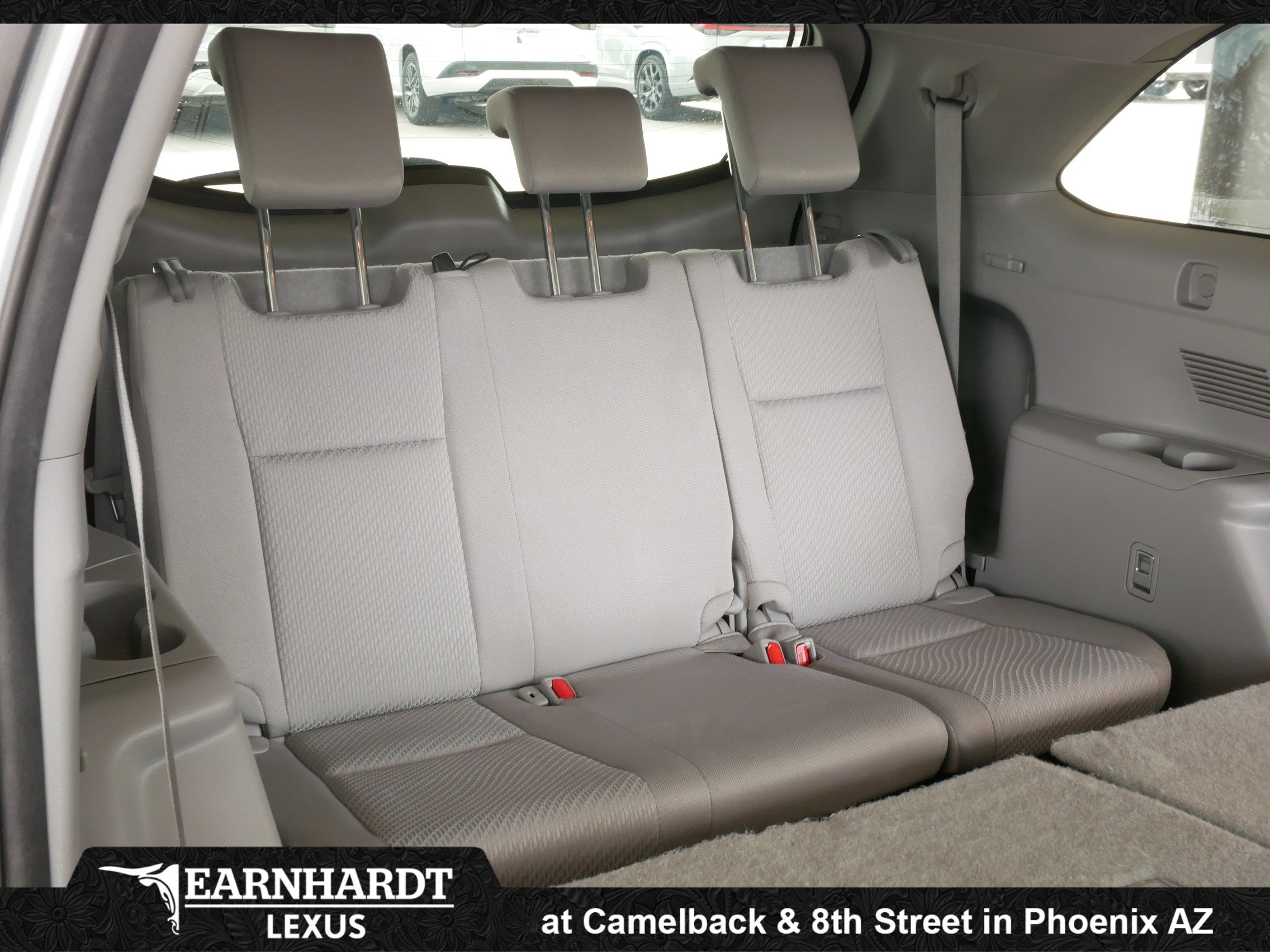 Used 2017 Toyota Highlander LE image 28