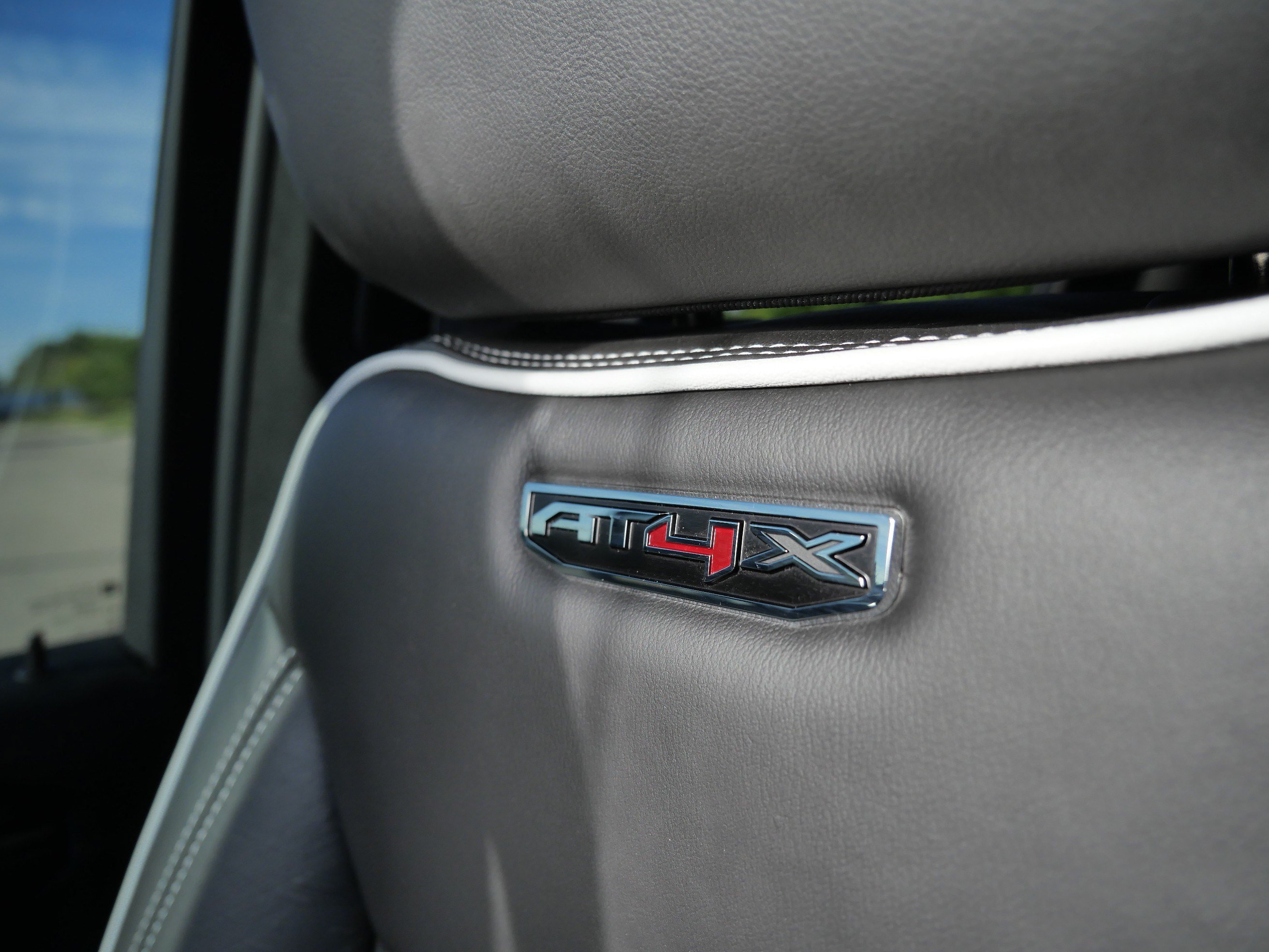 Used 2026 GMC Sierra 2500 AT4X AWD/4WD image 34