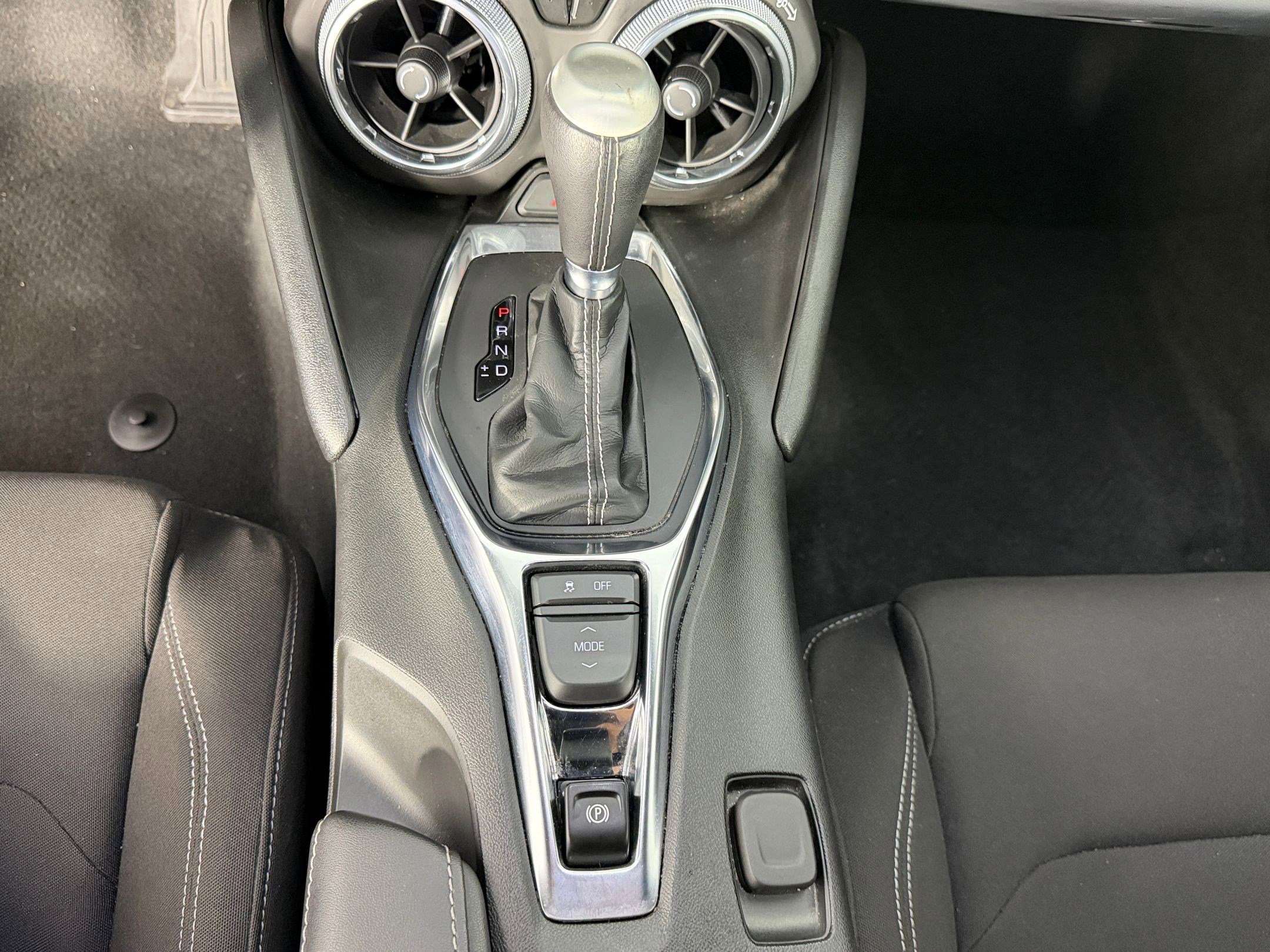 Used 2022 Chevrolet Camaro LT w/ RS Package image 15