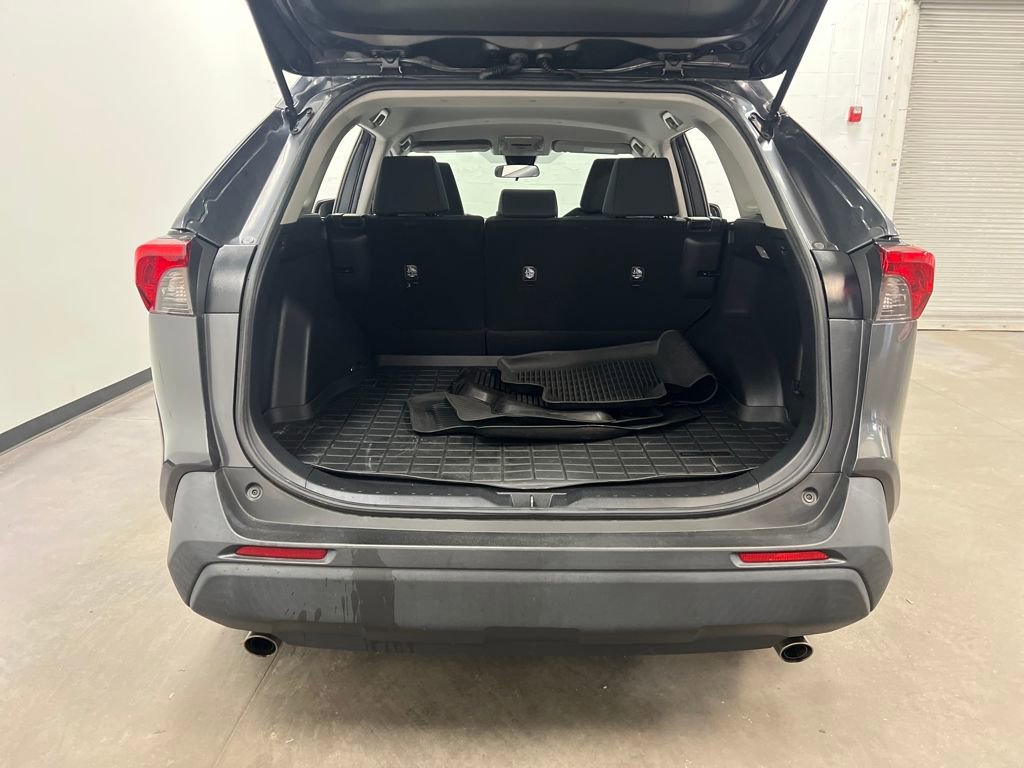 Used 2021 Toyota RAV4 LE image 25