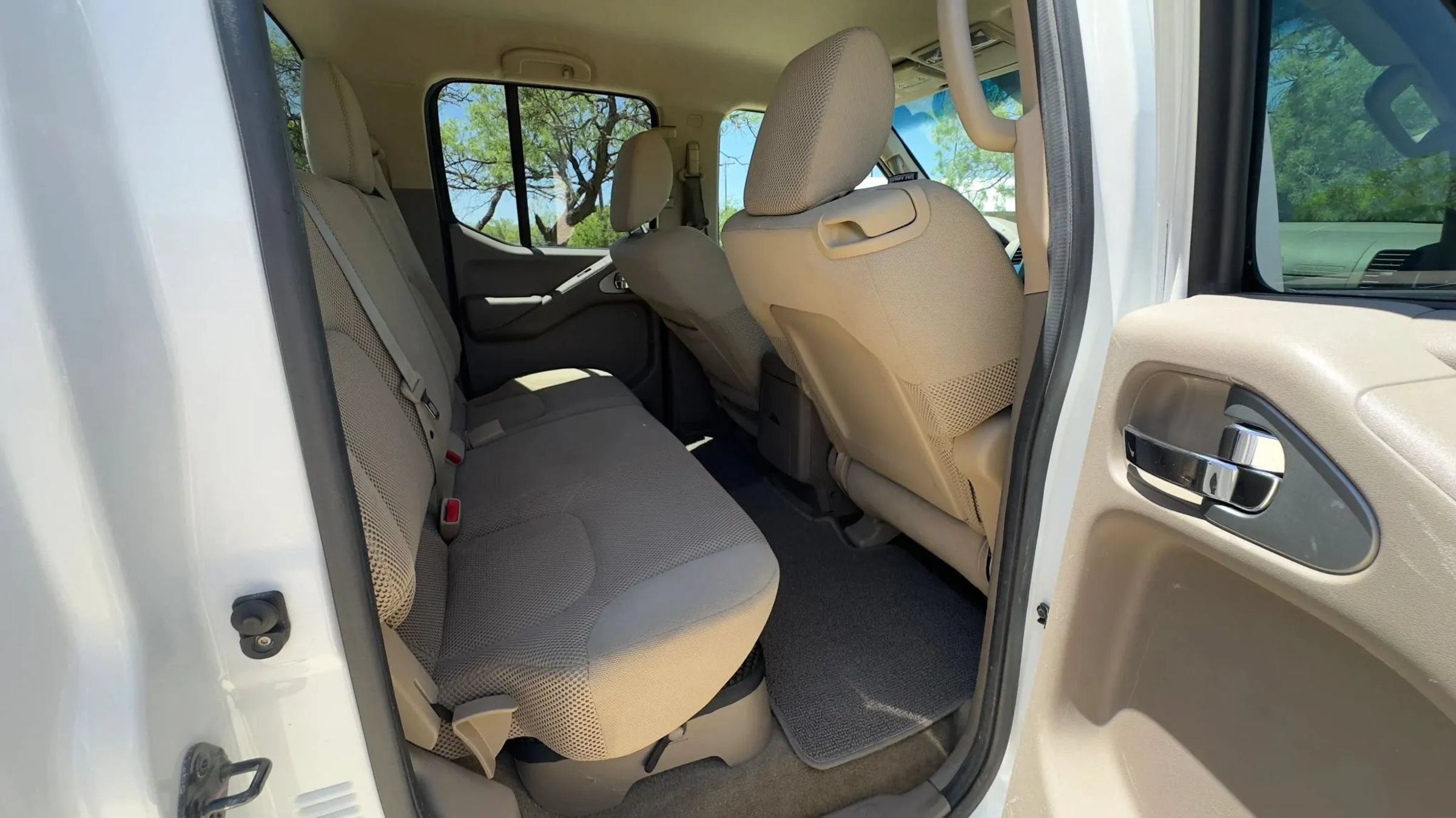 Used 2012 Nissan Frontier SV RWD image 30