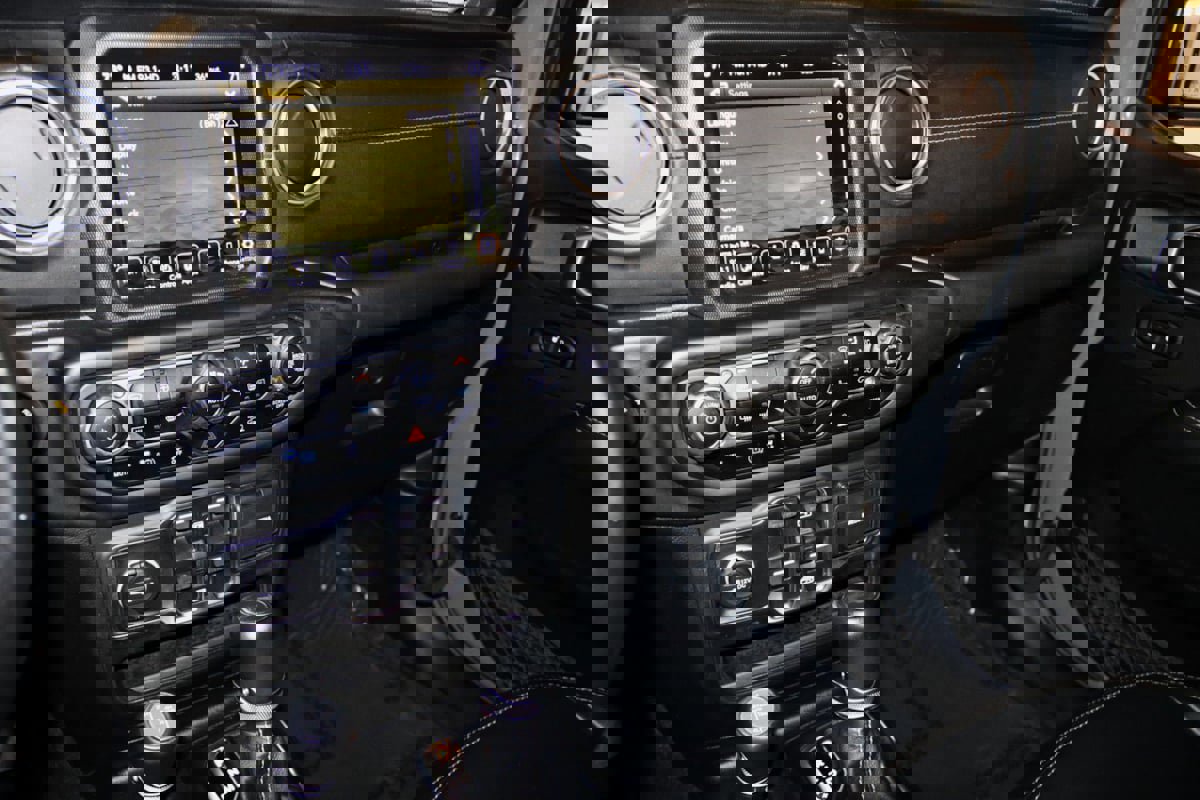 Used 2022 Jeep Wrangler Unlimited Sahara w/ Cold Weather Group image 67