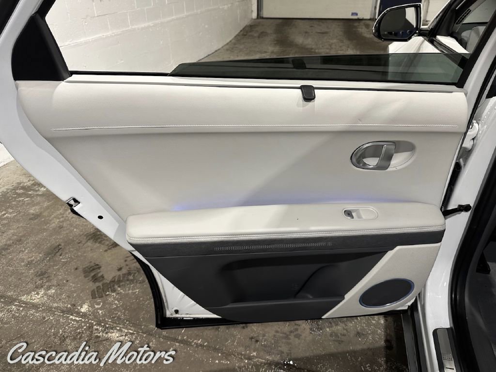 Used 2022 Hyundai Ioniq 5 Limited image 22