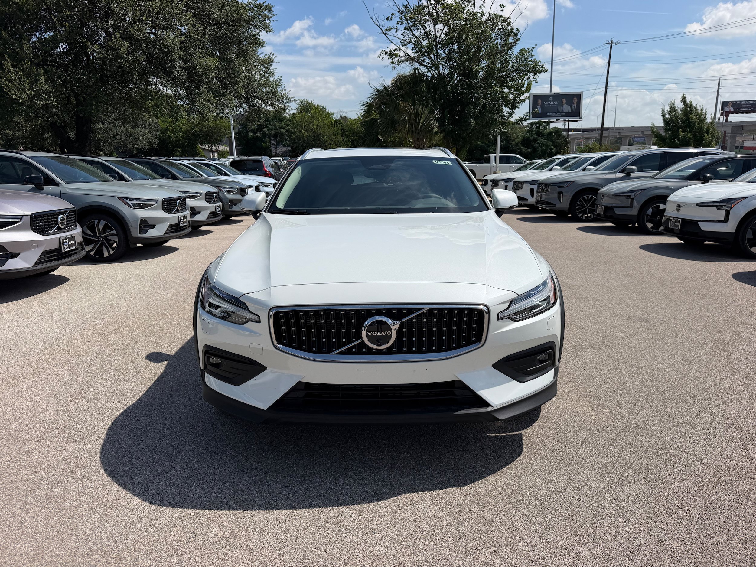 New 2026 Volvo V60 B5 Cross Country Plus w/ Climate Package AWD/4WD image 6