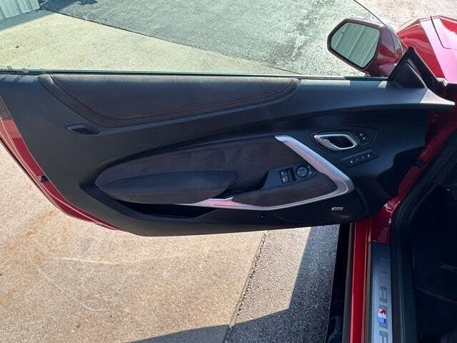 Used 2019 Chevrolet Camaro ZL1 RWD image 8