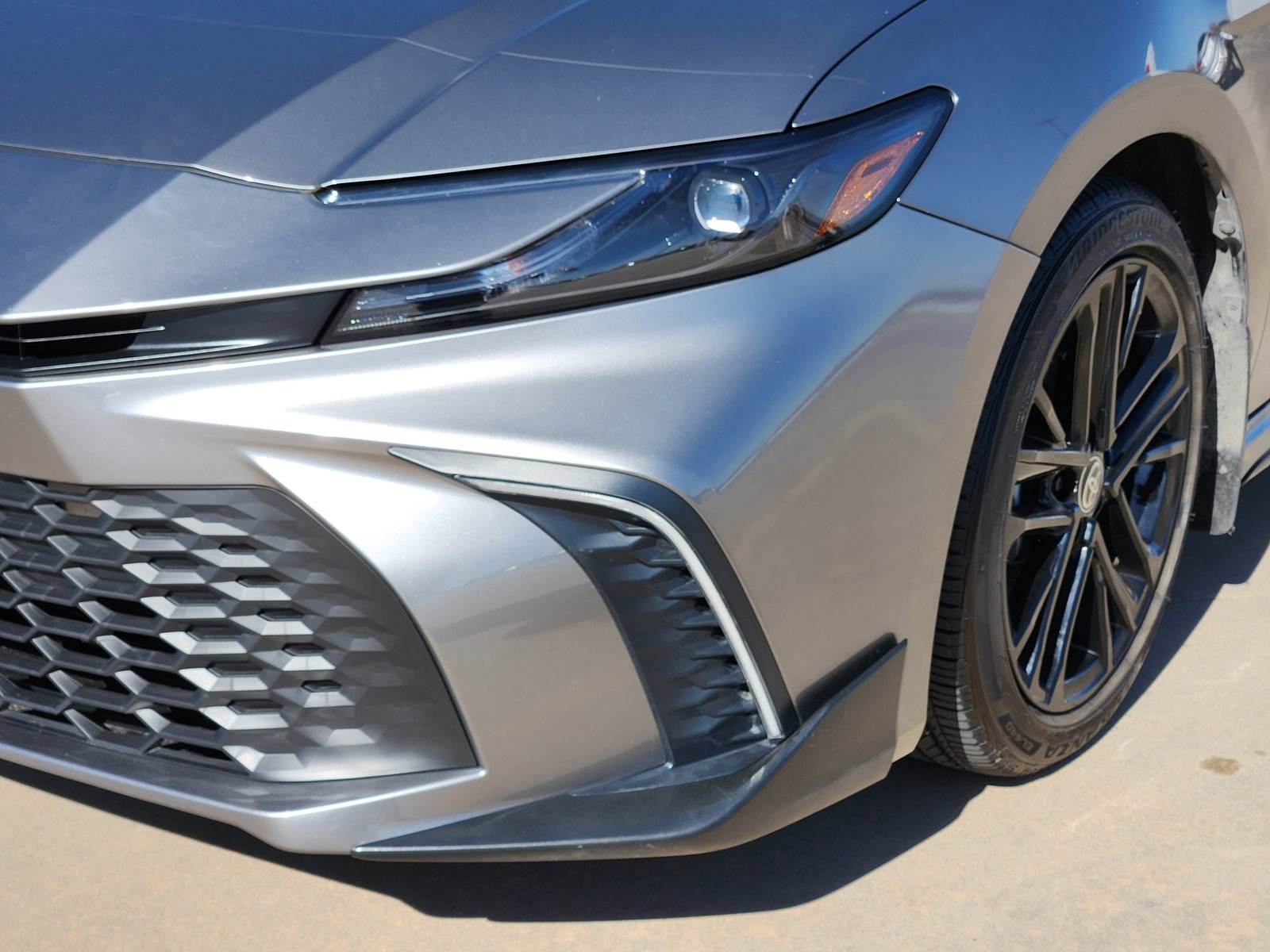 Used 2025 Toyota Camry SE w/ Multimedia Upgrade Package image 11