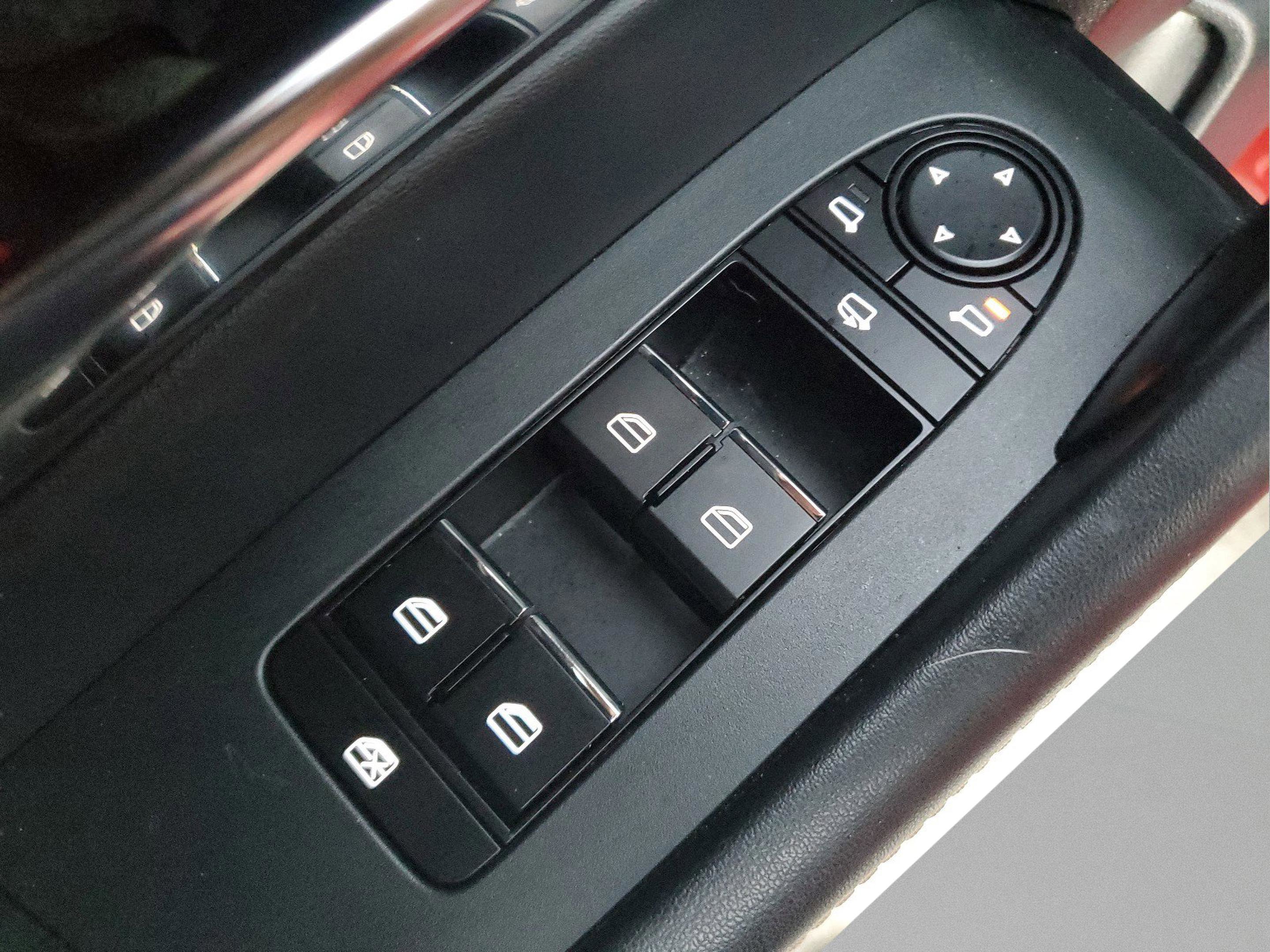 Used 2025 MAZDA CX-70 Plug-In Hybrid w/ Premium Plus AWD/4WD image 14