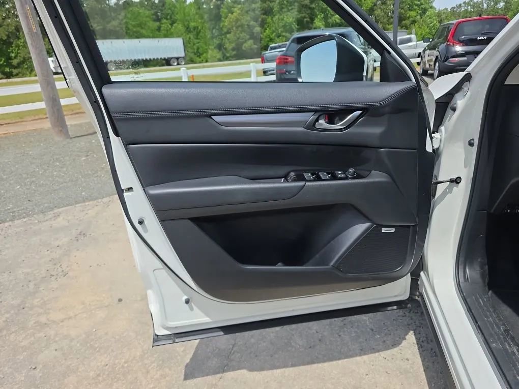 Used 2020 MAZDA CX-5 Touring FWD image 39