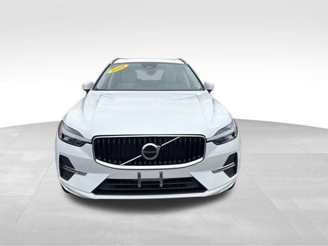 Used 2022 Volvo XC60 B5 Momentum image 8