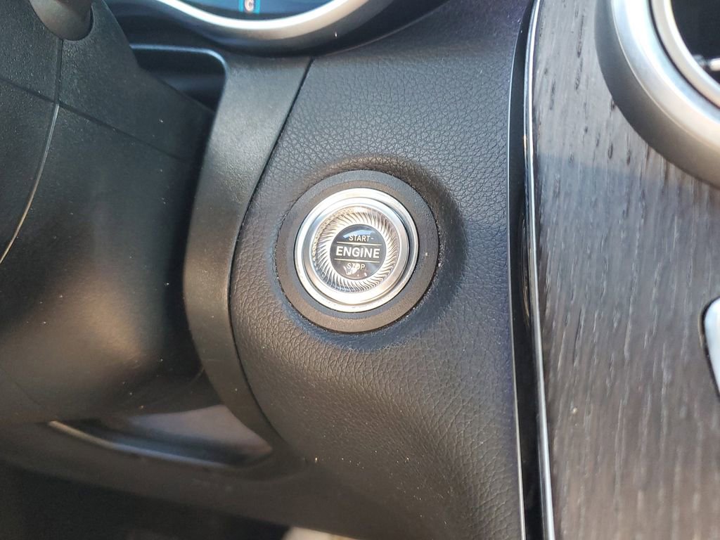 Used 2022 Mercedes-Benz GLC 300 4MATIC Coupe image 31