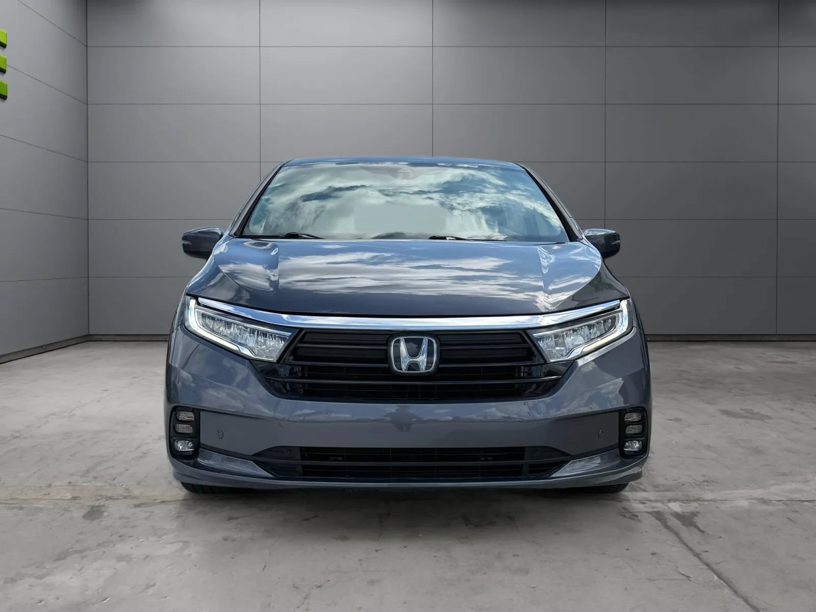 Used 2021 Honda Odyssey Touring image 2
