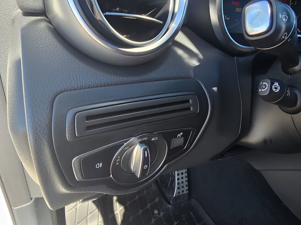 Used 2023 Mercedes-Benz GLC 300 4MATIC Coupe image 18