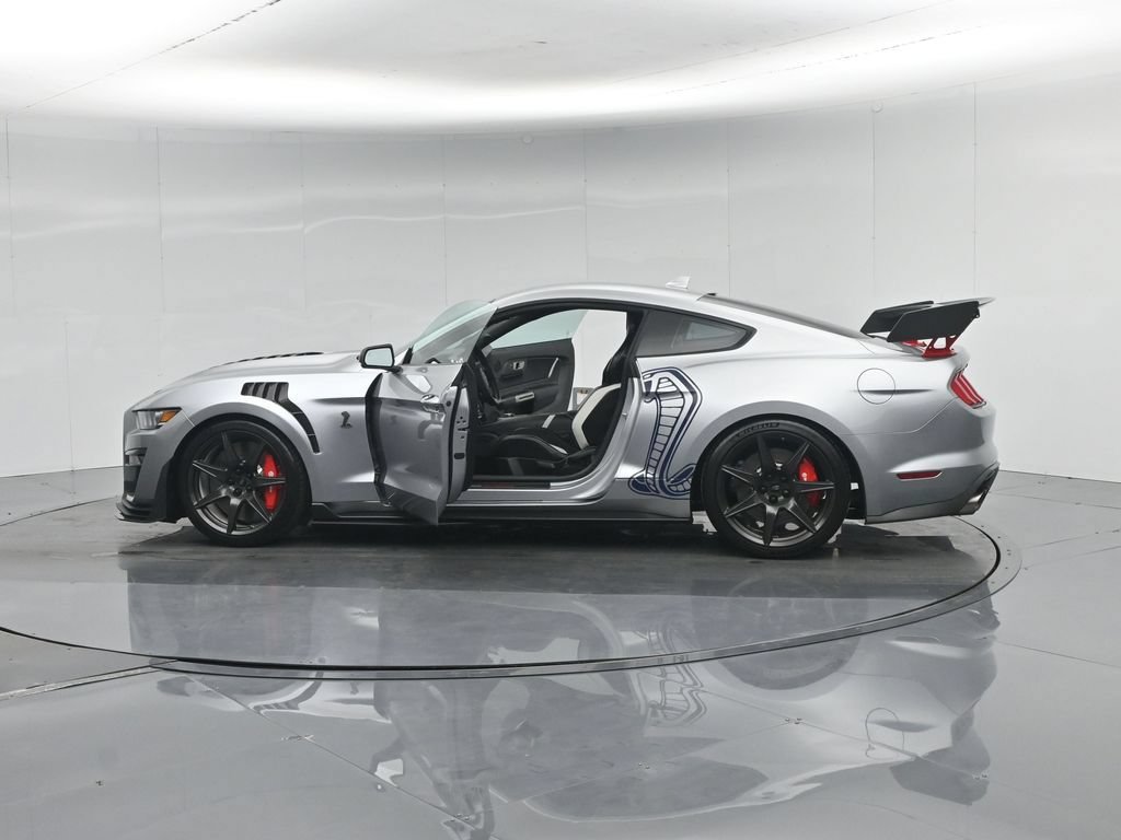 Used 2020 Ford Mustang Shelby GT500 w/ Carbon Fiber Track Pack RWD image 35