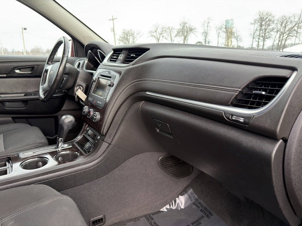 Used 2017 Chevrolet Traverse LT w/ Style and Technology Package image 47