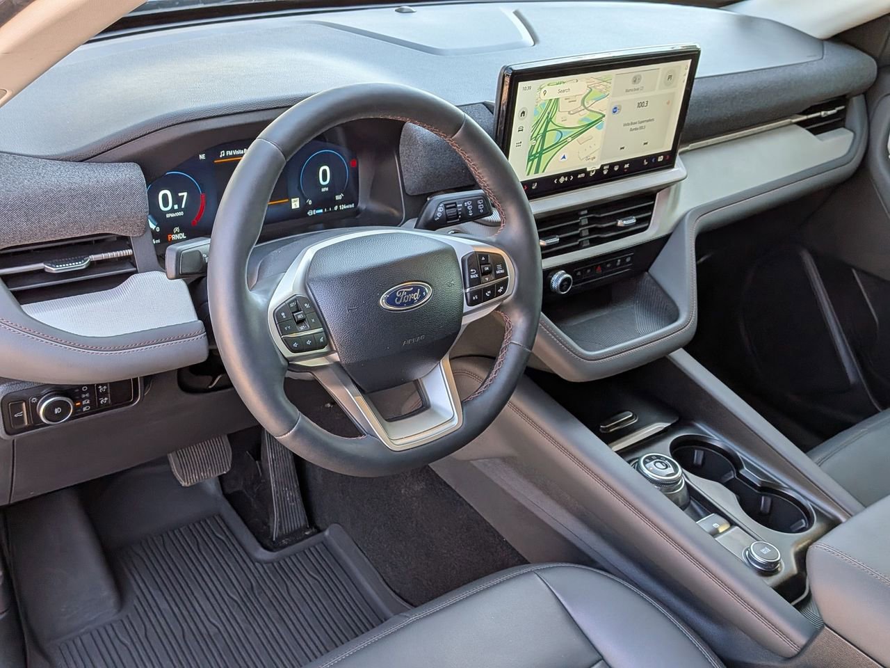 Used 2025 Ford Explorer Active w/ Active Comfort Package image 9