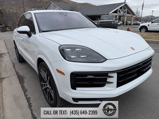 Used 2024 Porsche Cayenne image 8