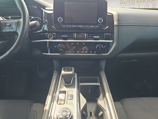 Used 2022 Nissan Pathfinder SV image 11