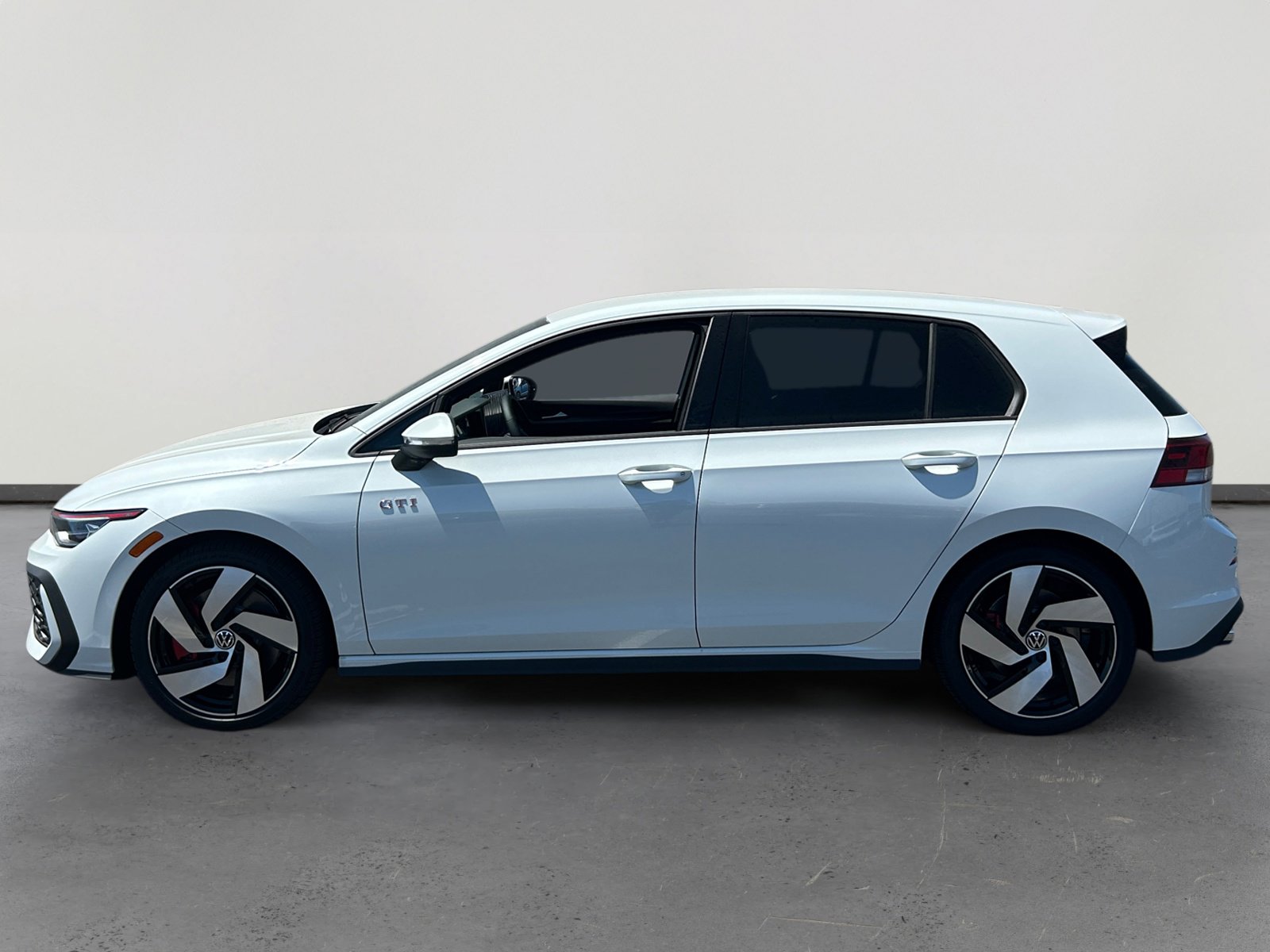New 2026 Volkswagen Golf SE FWD image 2
