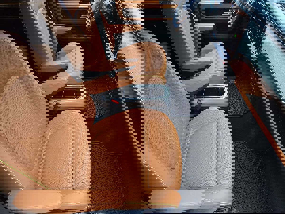 Used 2025 Volkswagen ID. Buzz Pro S image 27