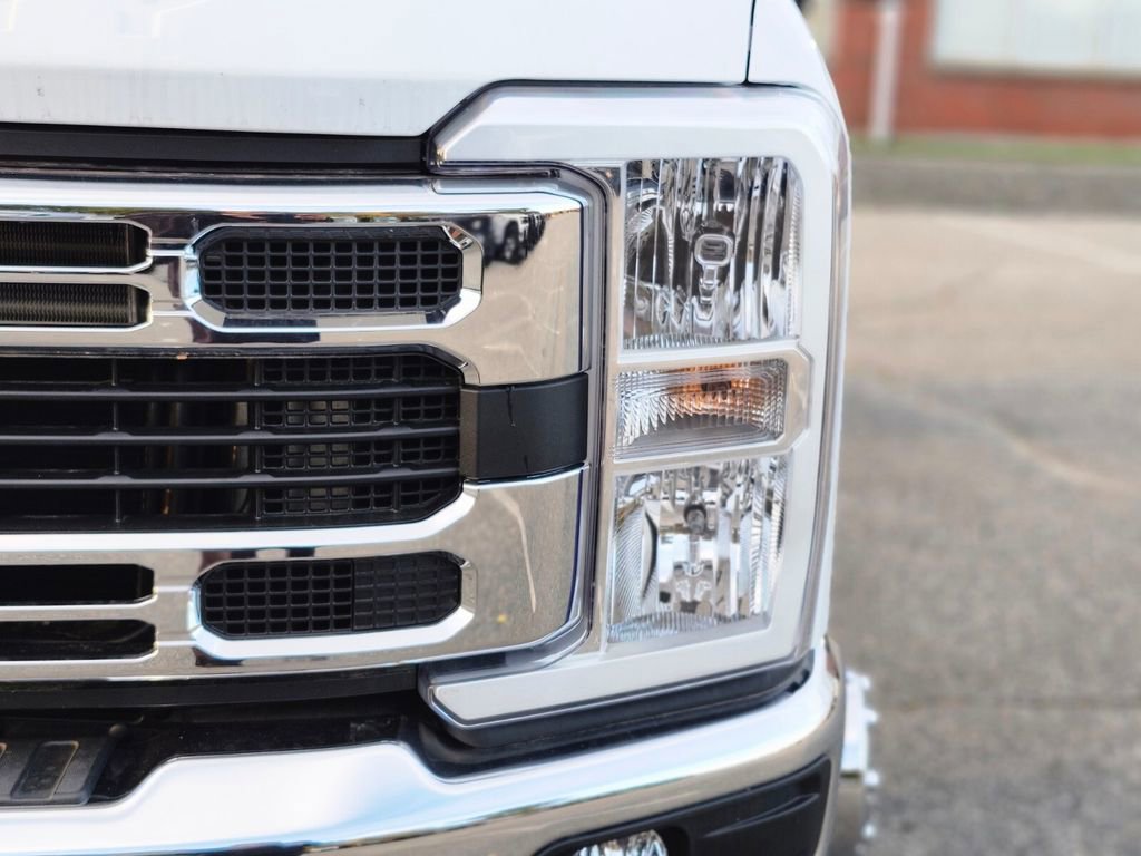New 2025 Ford F350 XL w/ XL Chrome Package image 5