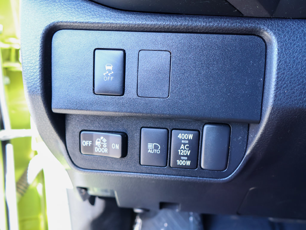 Used 2023 Toyota Tacoma TRD Sport AWD/4WD image 19