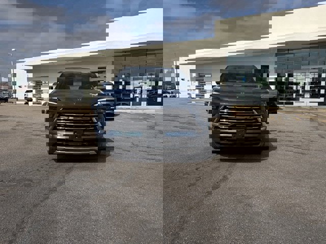 Used 2025 Buick Enclave Preferred image 2