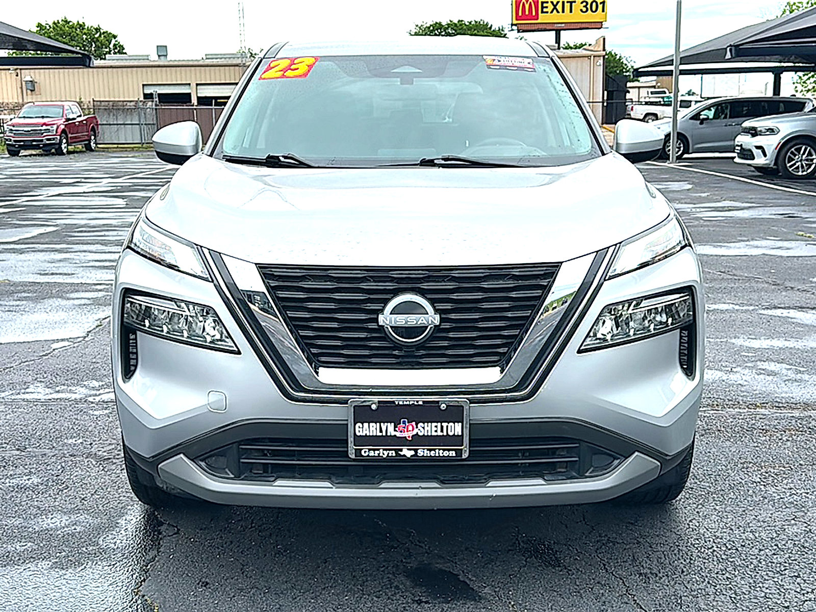 Used 2023 Nissan Rogue SV FWD image 11