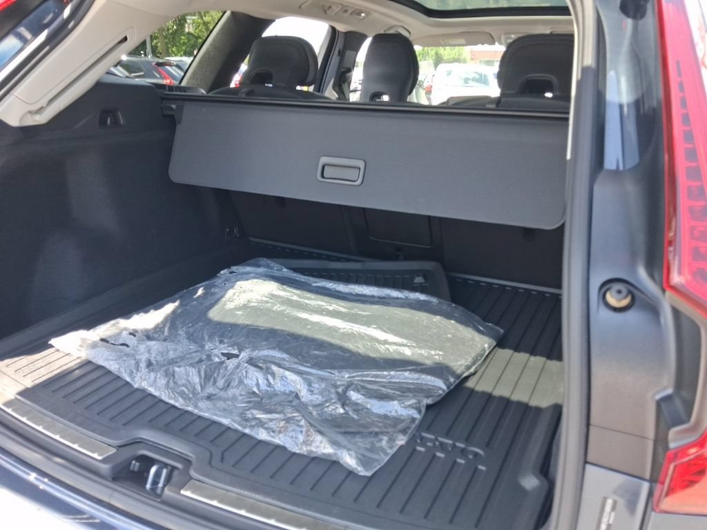Certified 2025 Volvo XC60 B5 Plus w/ Protection Package Premier AWD/4WD image 11