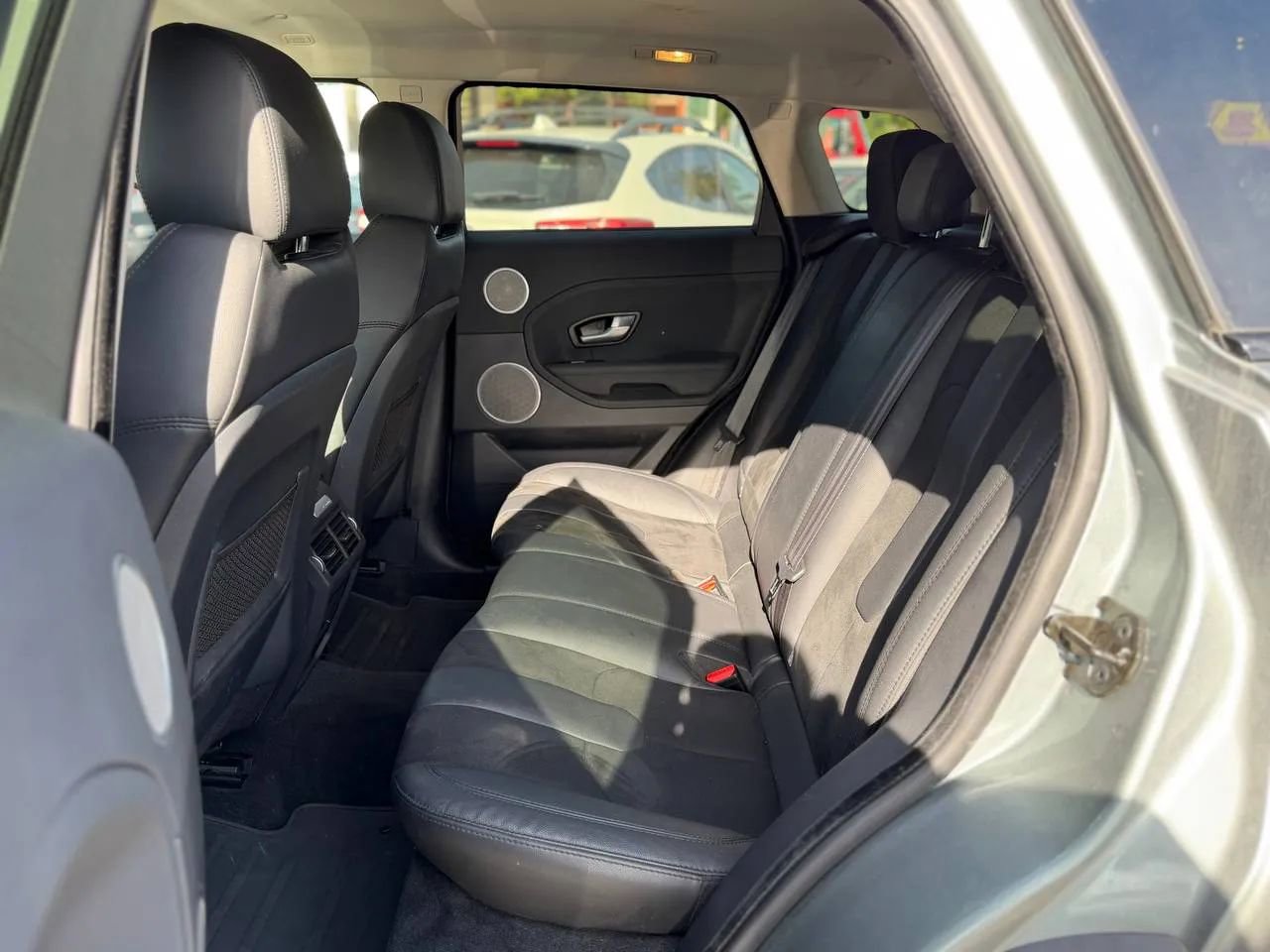 Used 2015 Land Rover Range Rover Evoque Pure image 25