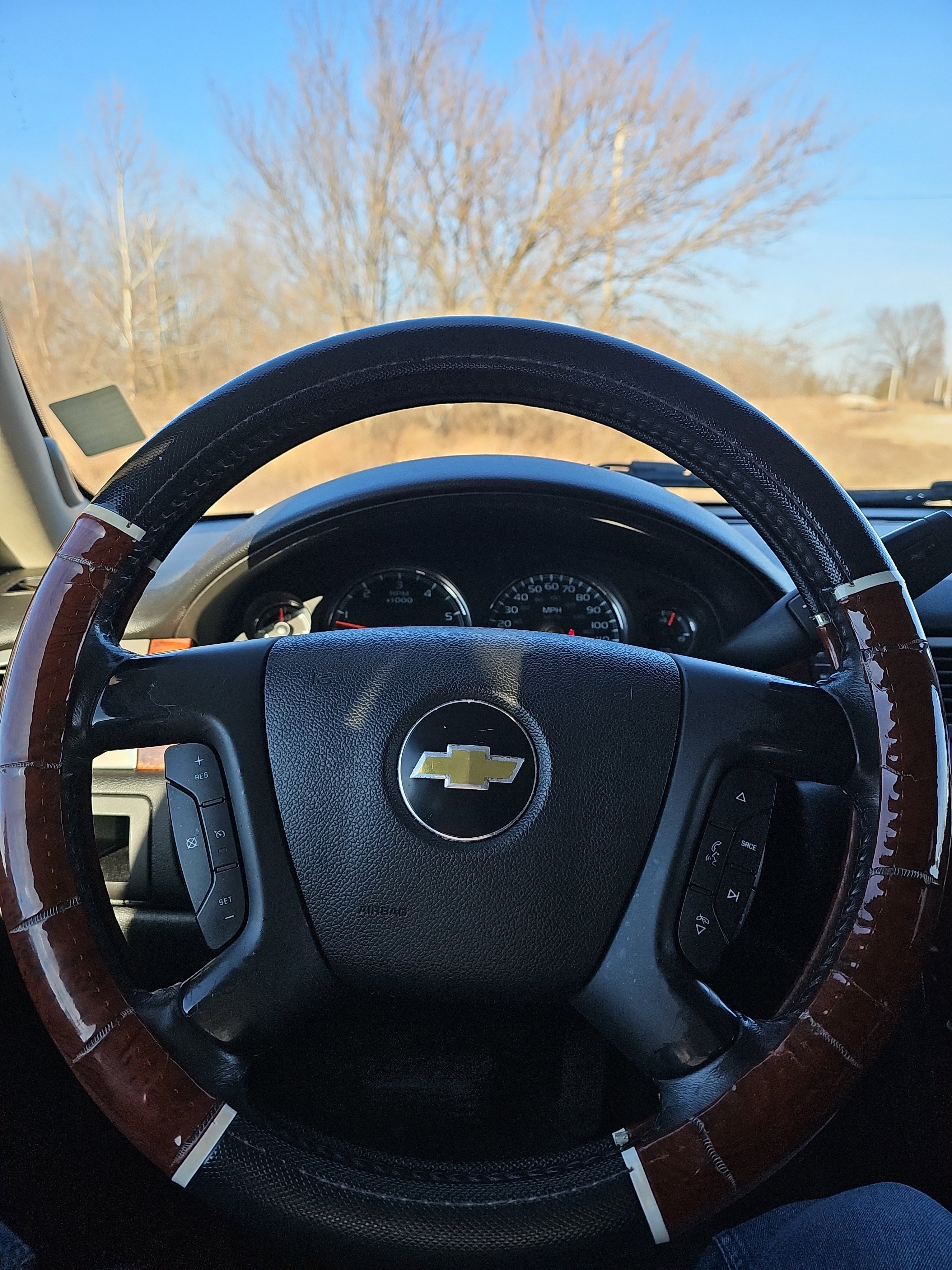 Used 2010 Chevrolet Suburban LT image 22