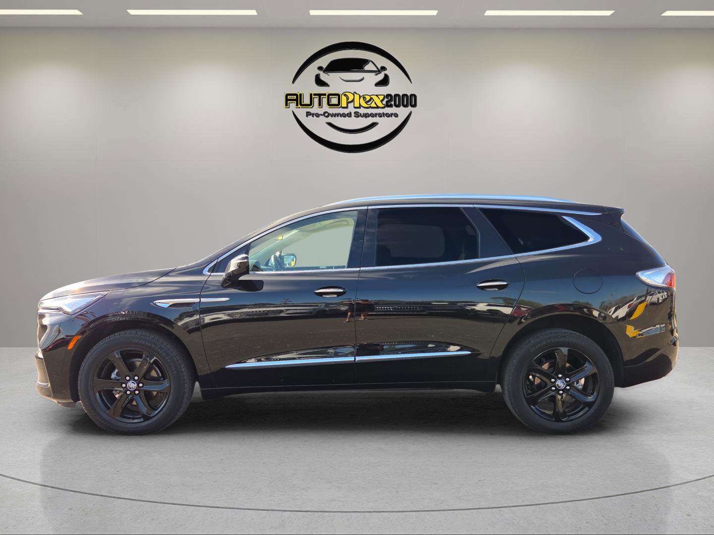 Used 2024 Buick Enclave Essence w/ Sport Touring Edition image 4