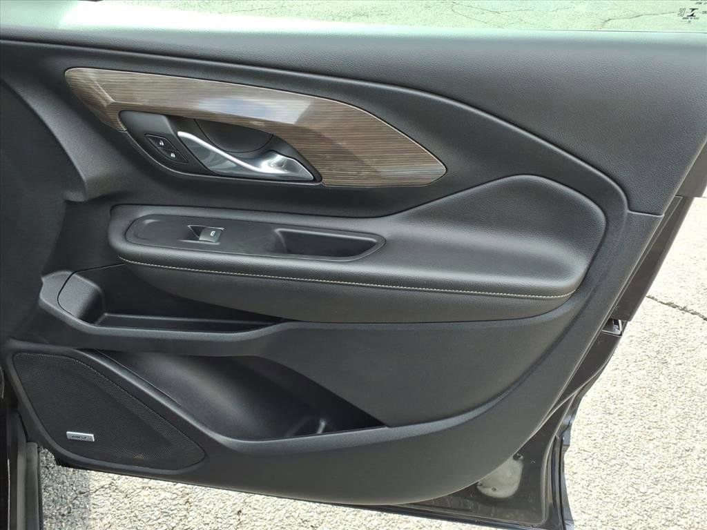 Used 2022 GMC Terrain Denali image 13