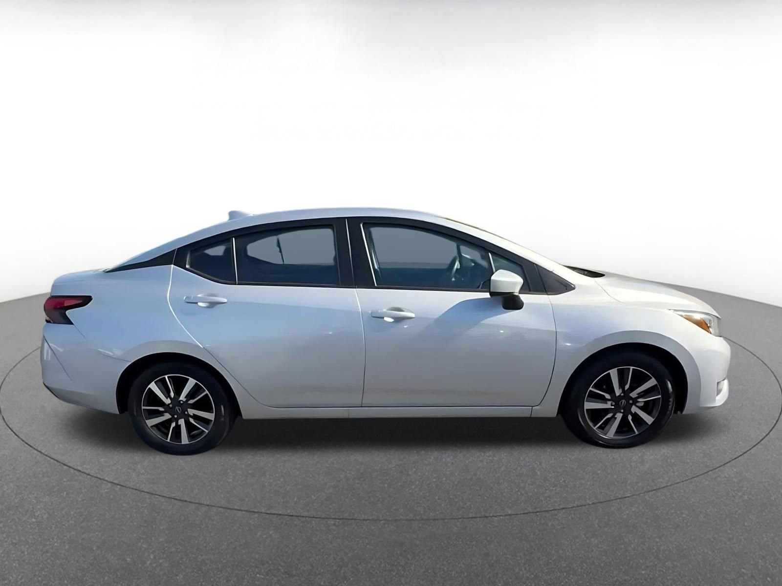 Used 2025 Nissan Versa SV image 16