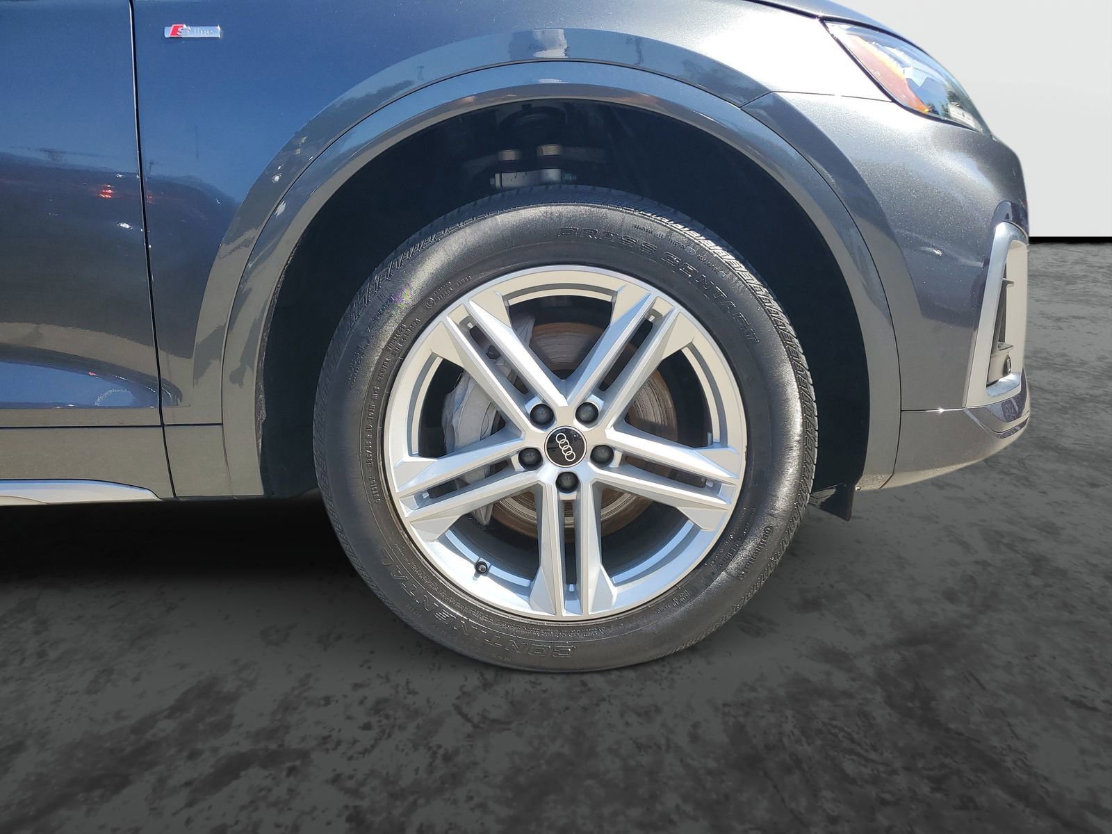 Used 2023 Audi Q5 e Premium w/ Convenience Package AWD/4WD image 6