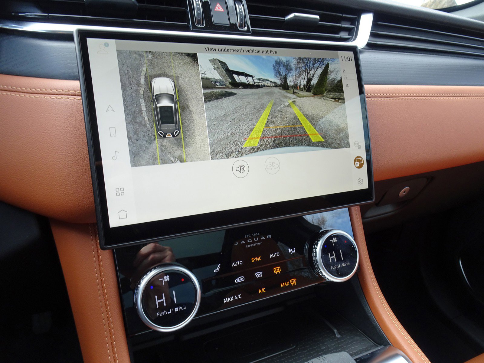 New 2025 Jaguar F-PACE R-Dynamic S image 4