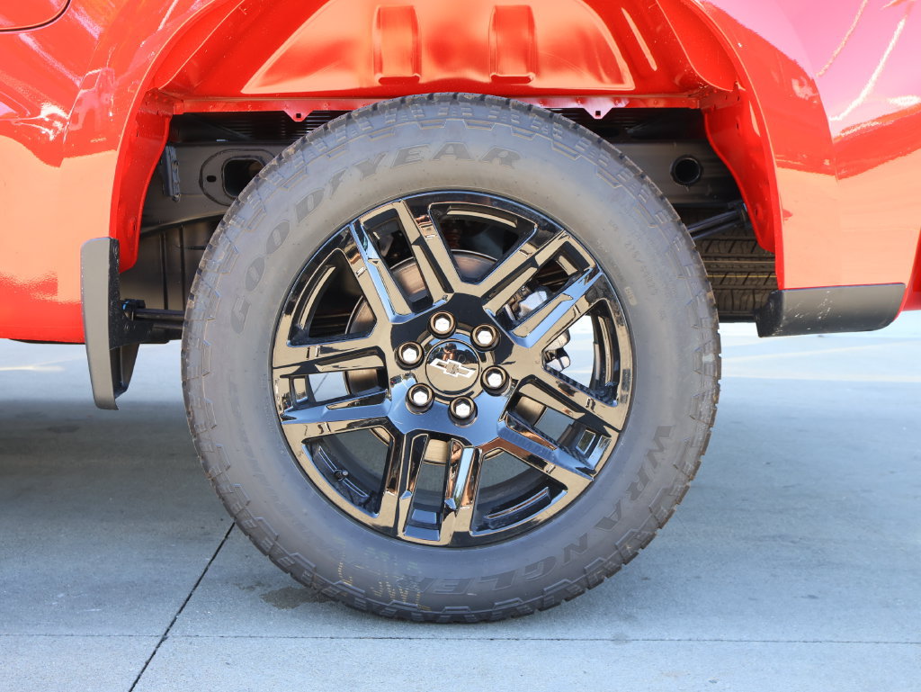 New 2026 Chevrolet Silverado 1500 Custom w/ Turbomax Blackout Package AWD/4WD image 42