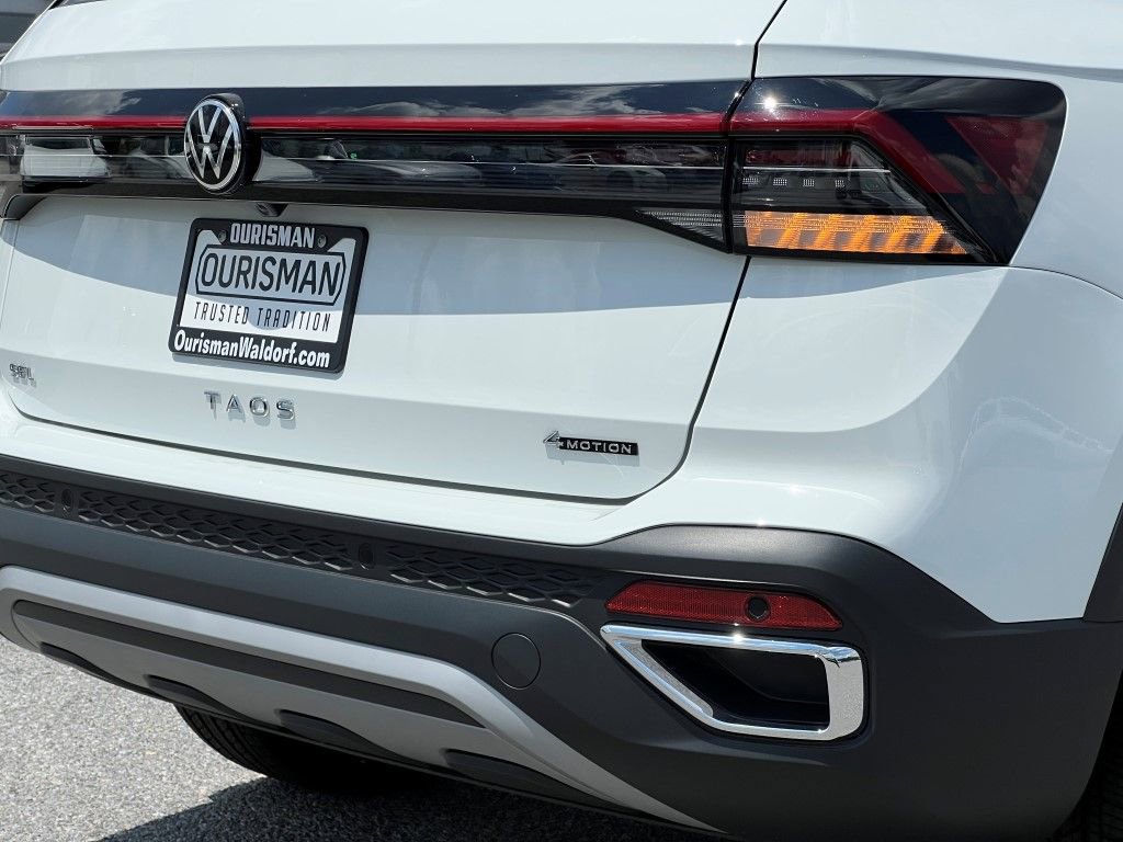 New 2025 Volkswagen Taos SEL image 4