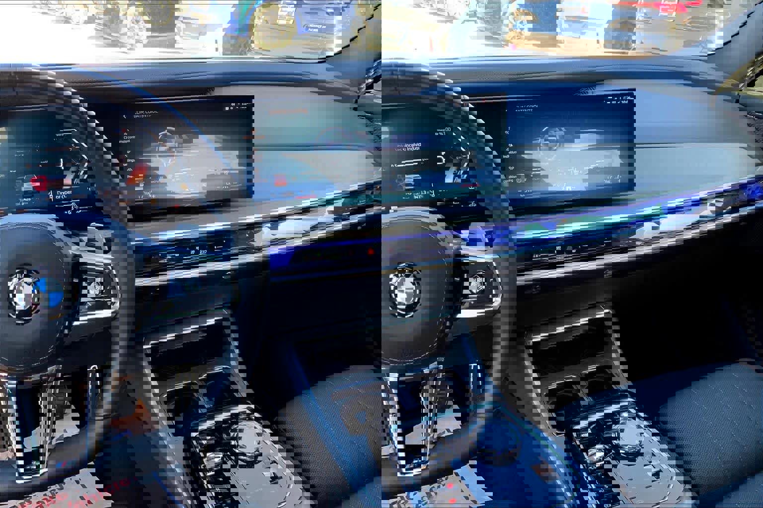 New 2025 BMW 760i xDrive w/ Luxury Rear Seating Package image 6