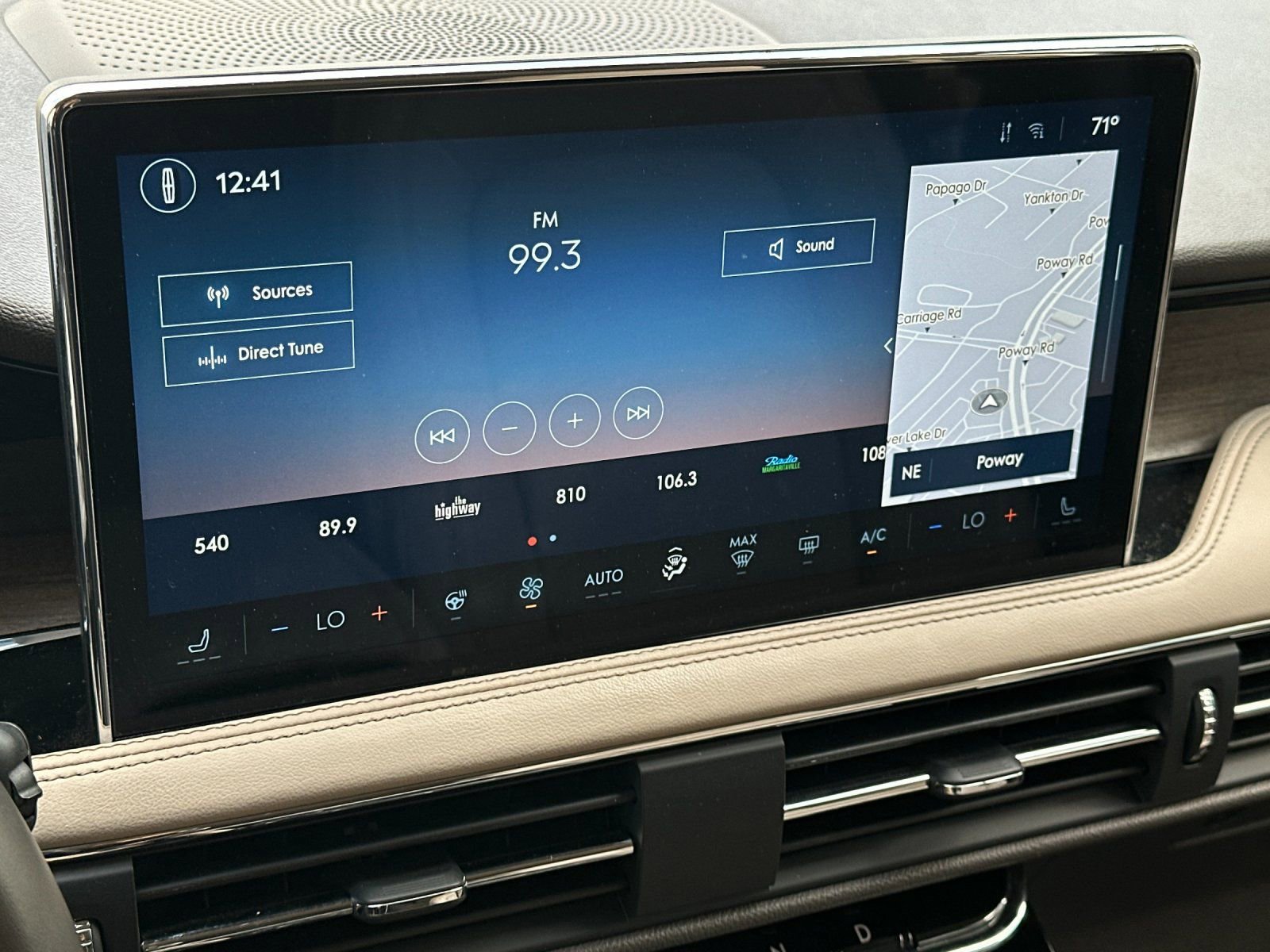 Used 2023 Lincoln Corsair Reserve w/ Equipment Group 201A image 20