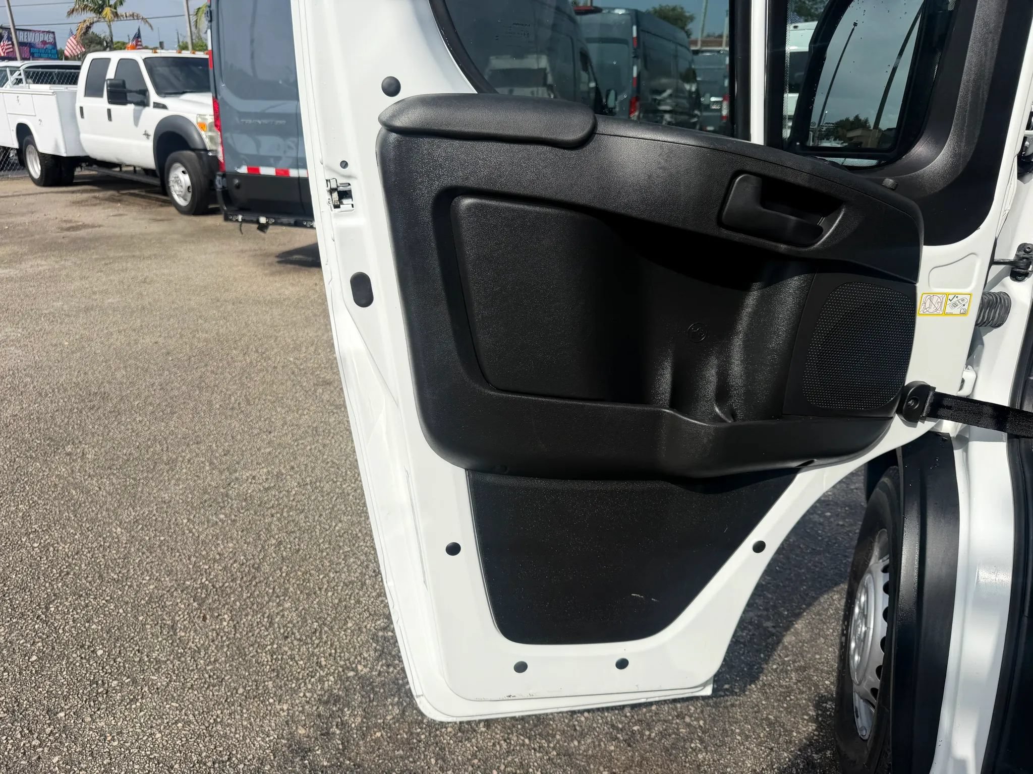 Used 2025 RAM ProMaster 2500 w/ Convenience Group FWD image 12