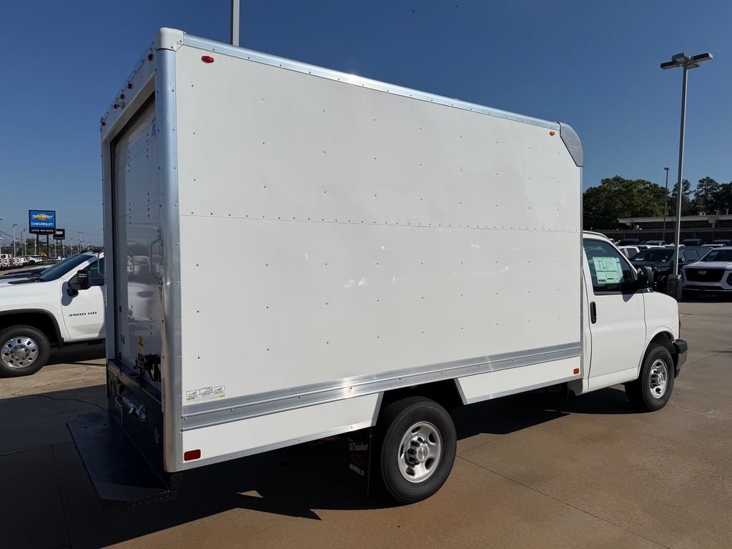 New 2026 Chevrolet Express 3500 w/ Power Convenience Package RWD image 4