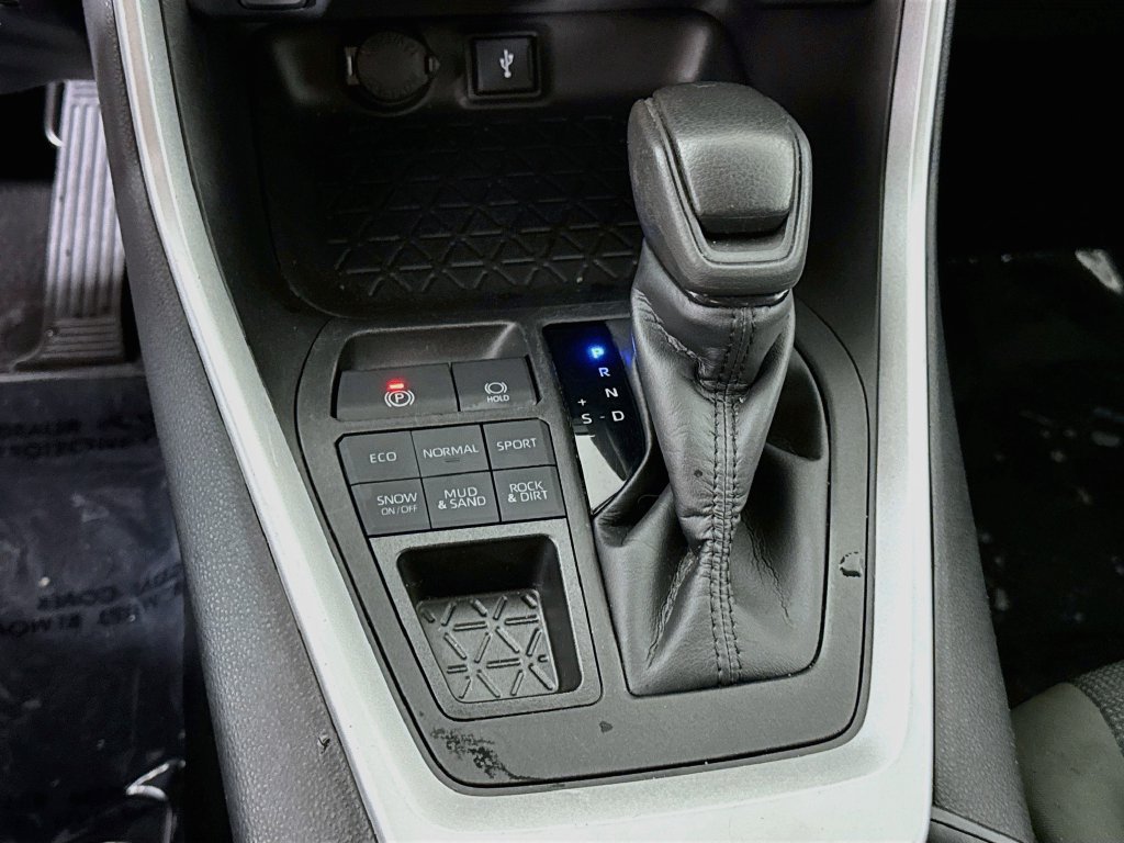 Certified 2022 Toyota RAV4 LE AWD/4WD image 10