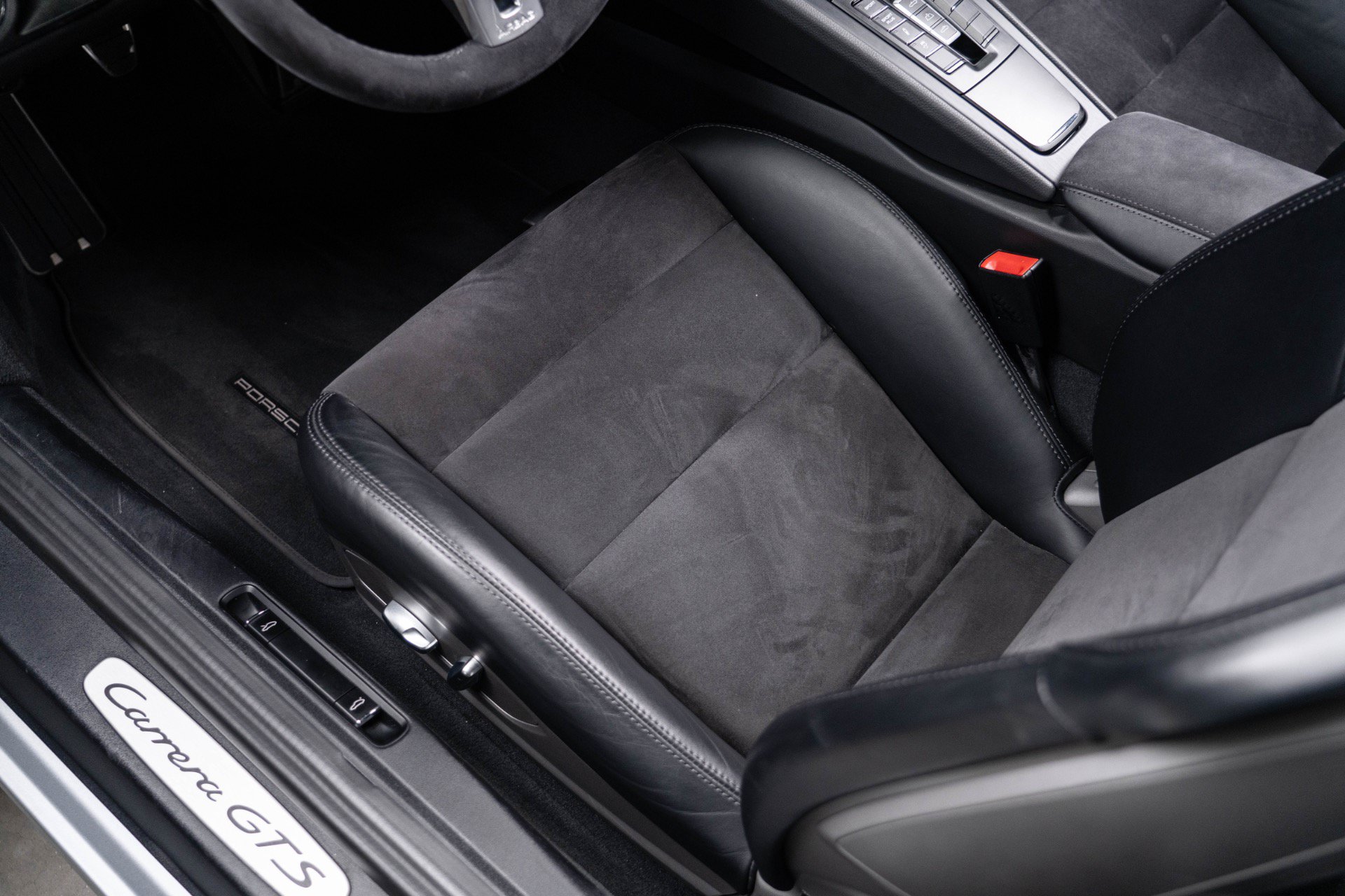 Used 2015 Porsche 911 Carrera GTS RWD image 49