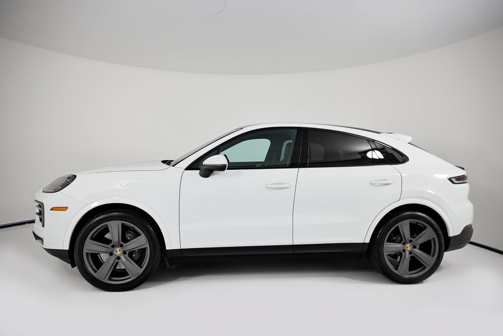 Used 2024 Porsche Cayenne Coupe AWD/4WD image 2