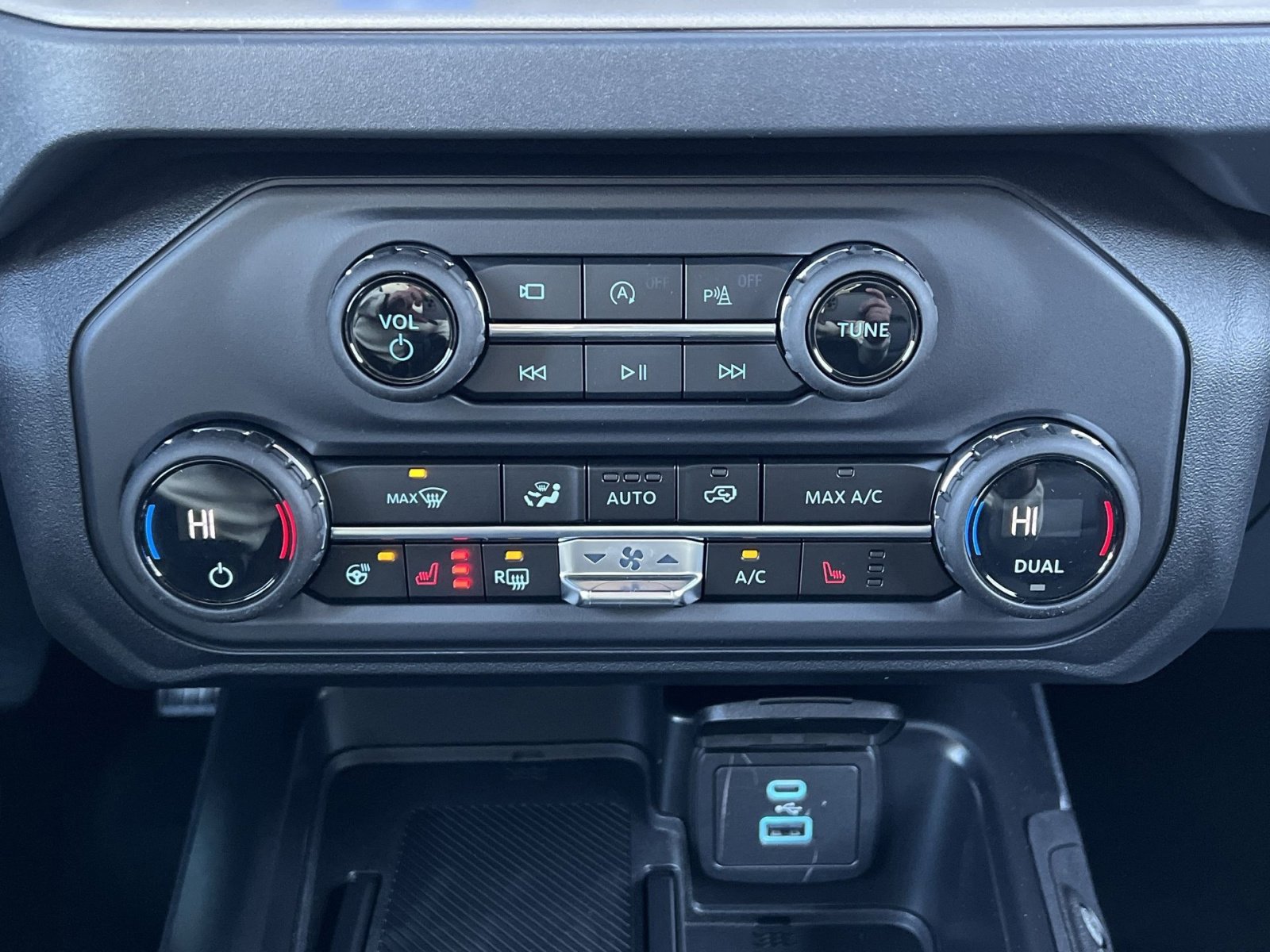 New 2025 Ford Bronco Outer Banks image 21