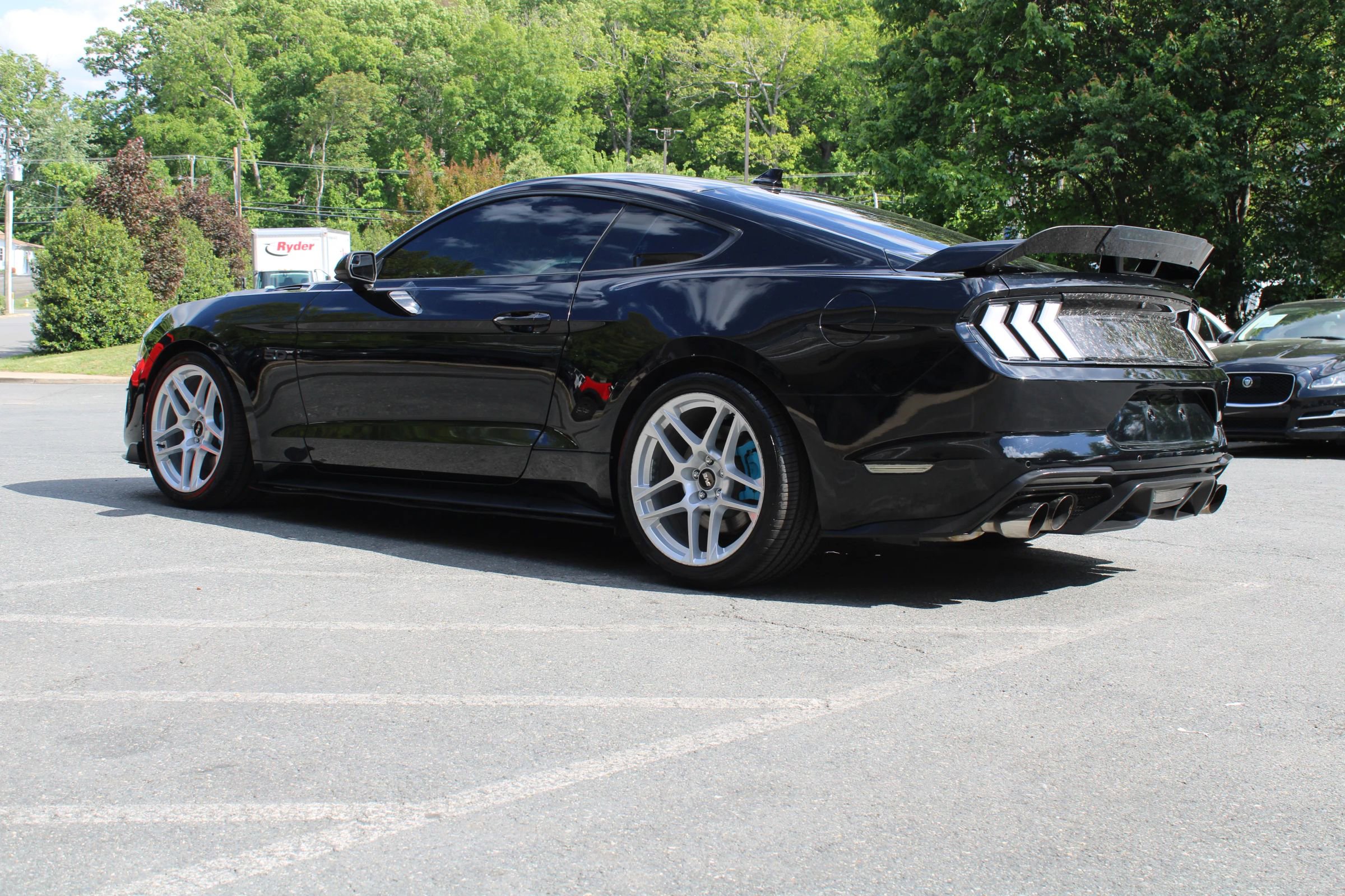 Used 2020 Ford Mustang GT RWD image 4