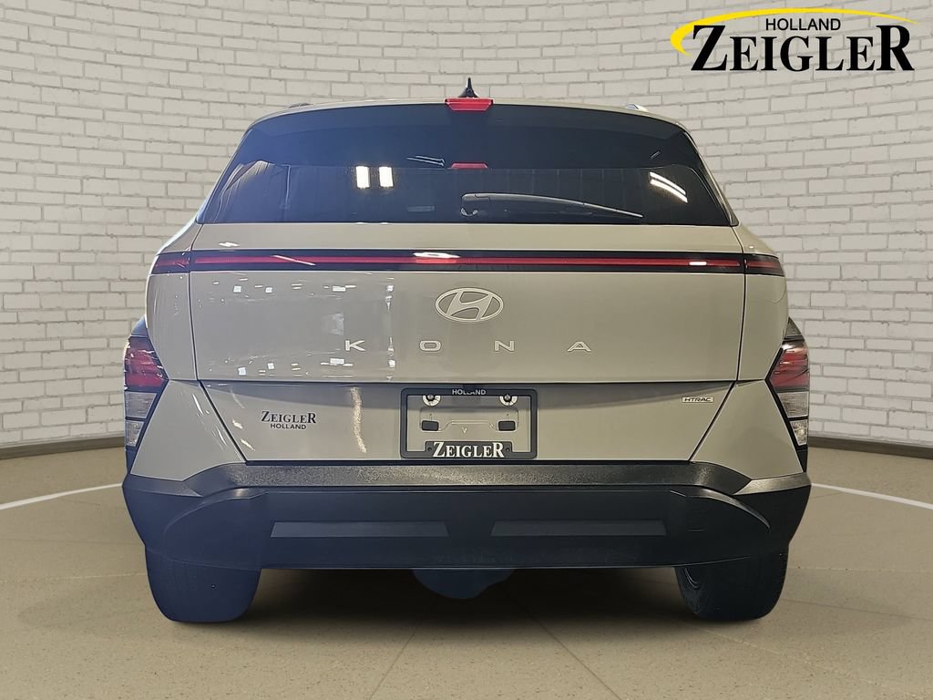 Used 2024 Hyundai Kona SEL AWD/4WD image 6